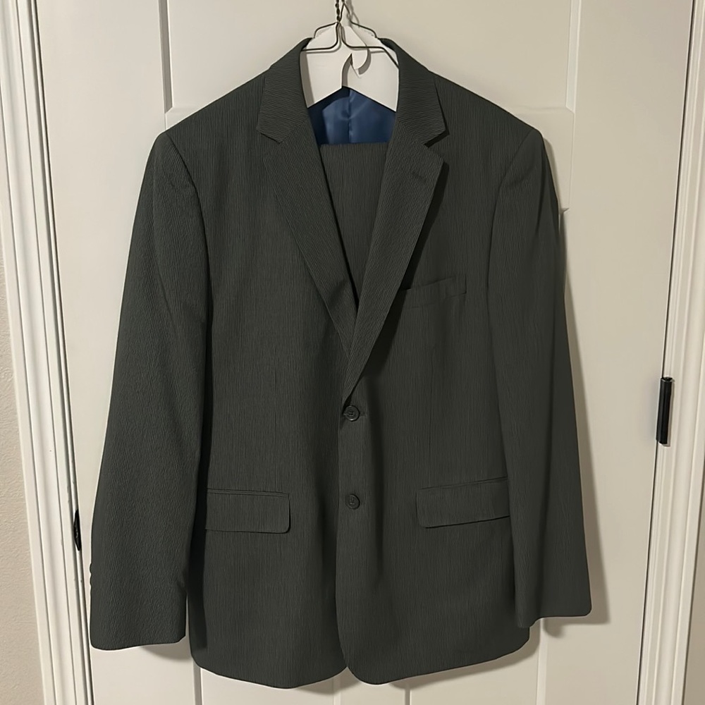 Modern Fit JF J.Ferrar Pinstripe Suit 42R, 36x32 Pants